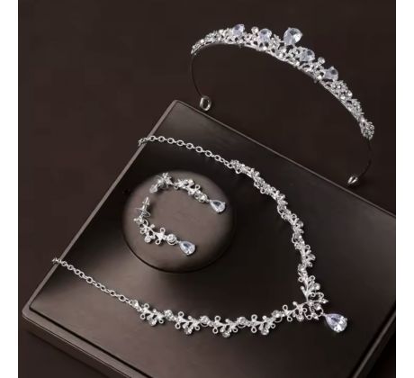 Set - náušnice, náhrdelník a tiara 4