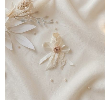 Svadobné pierko zdobené krémové 4