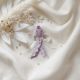 Svadobné pierko zdobené fialové 1