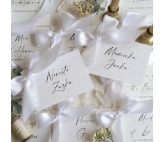 Svadobné menovky na stôl so stuhou