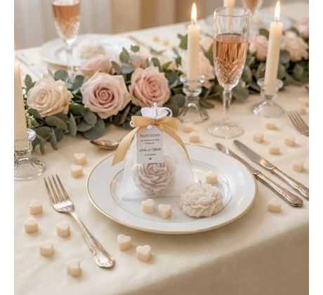 Darček pre svadobných hostí - sviečka pivonka vo vrecku