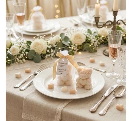 Darček pre svadobných hostí - sviečka macko vo vrecku