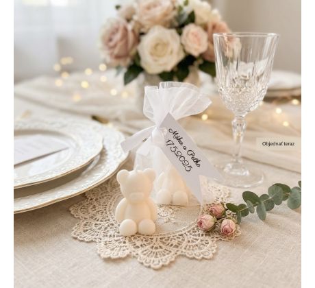 Darček pre svadobných hostí - sviečka macko malý v tyle